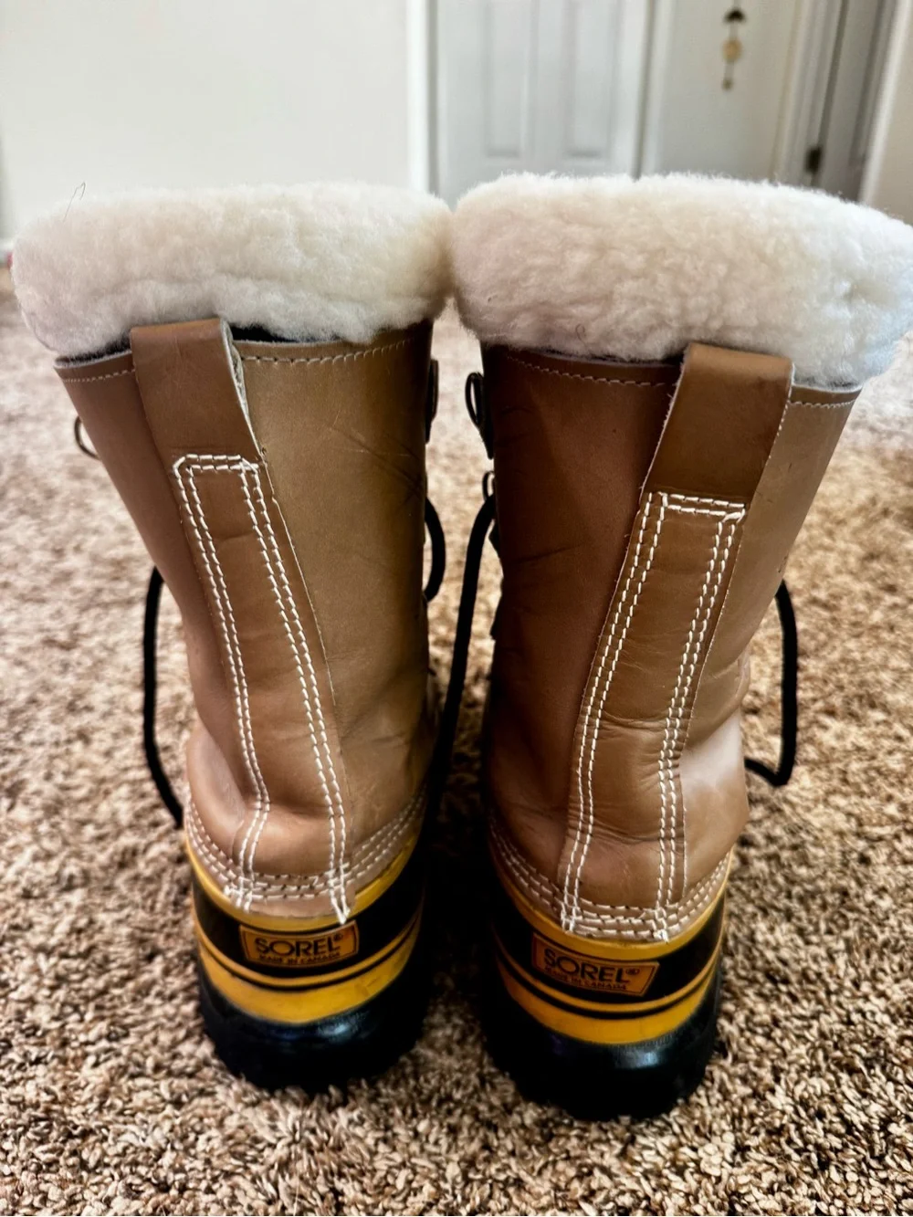Sorel Men's Caribou Boot in Tan and Black
